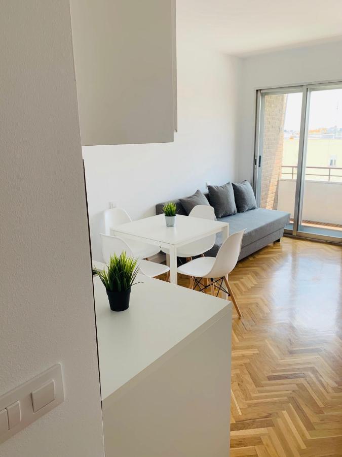 شقة Pisos Con Piscina Barrio Exclusivo-Wizinkcenter Alquiler Temporada مدريد المظهر الخارجي الصورة
