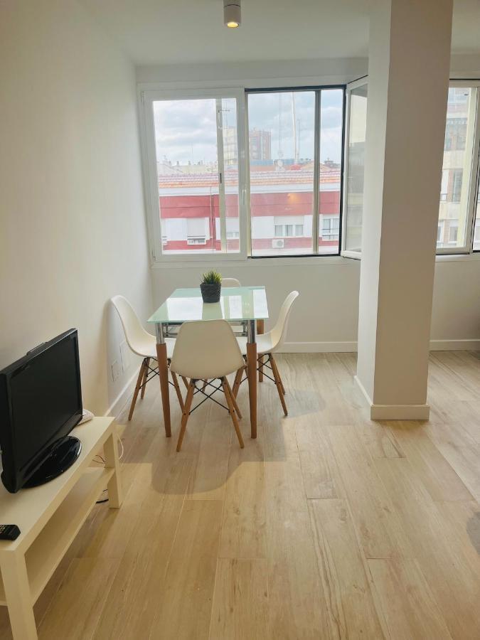 شقة Pisos Con Piscina Barrio Exclusivo-Wizinkcenter Alquiler Temporada مدريد المظهر الخارجي الصورة